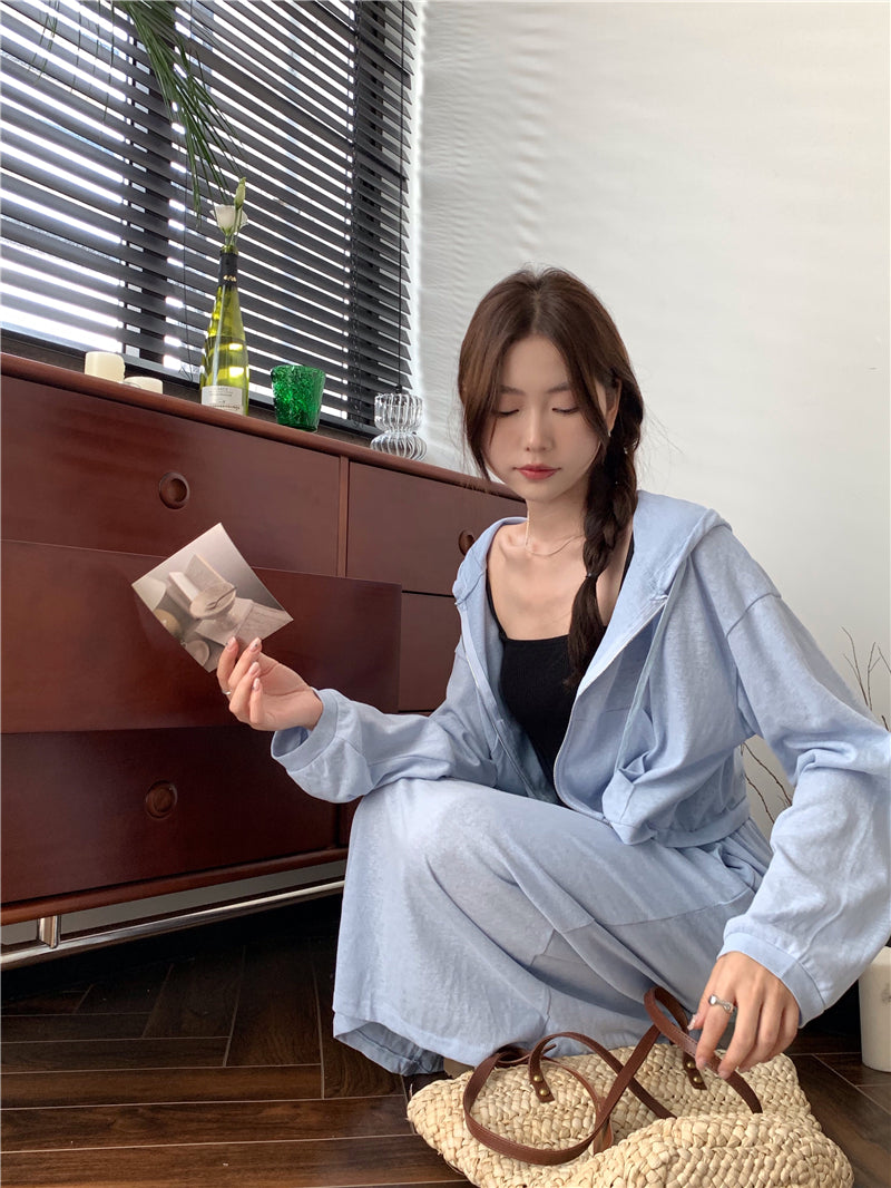 Sun. 慵懶連帽短外套+半身裙 套裝