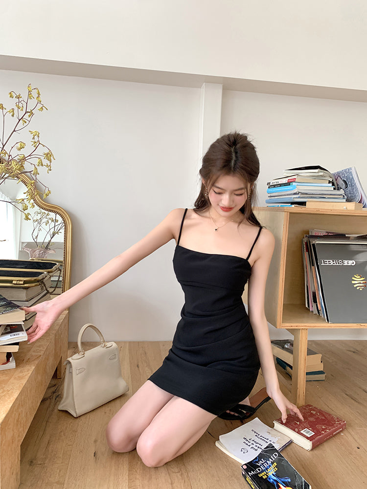 Fri. 氣質平口顯瘦收腰短洋裝 黑