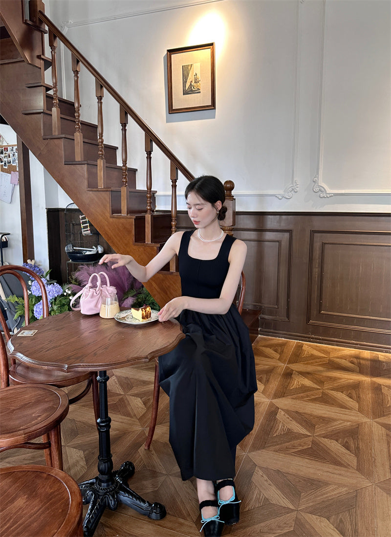 Fri. 優雅極簡圓領寬肩背心洋裝 黑