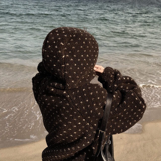 Fri. 熱呼便利店愛心波點羊羔毛連帽外套 咖/灰