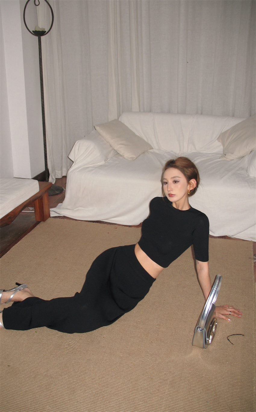 Thu. 挖背設計上衣 卡其/黑