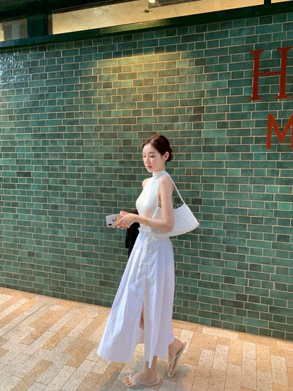 Thu. 韓劇老錢簡約高領顯瘦針織背心 高腰開叉半身裙 白