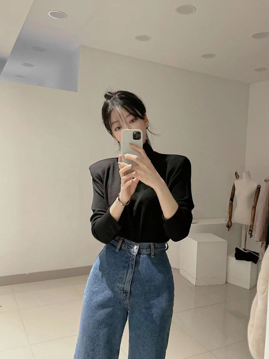 Mon. 韓chic百搭磨毛墊肩高領上衣 黑