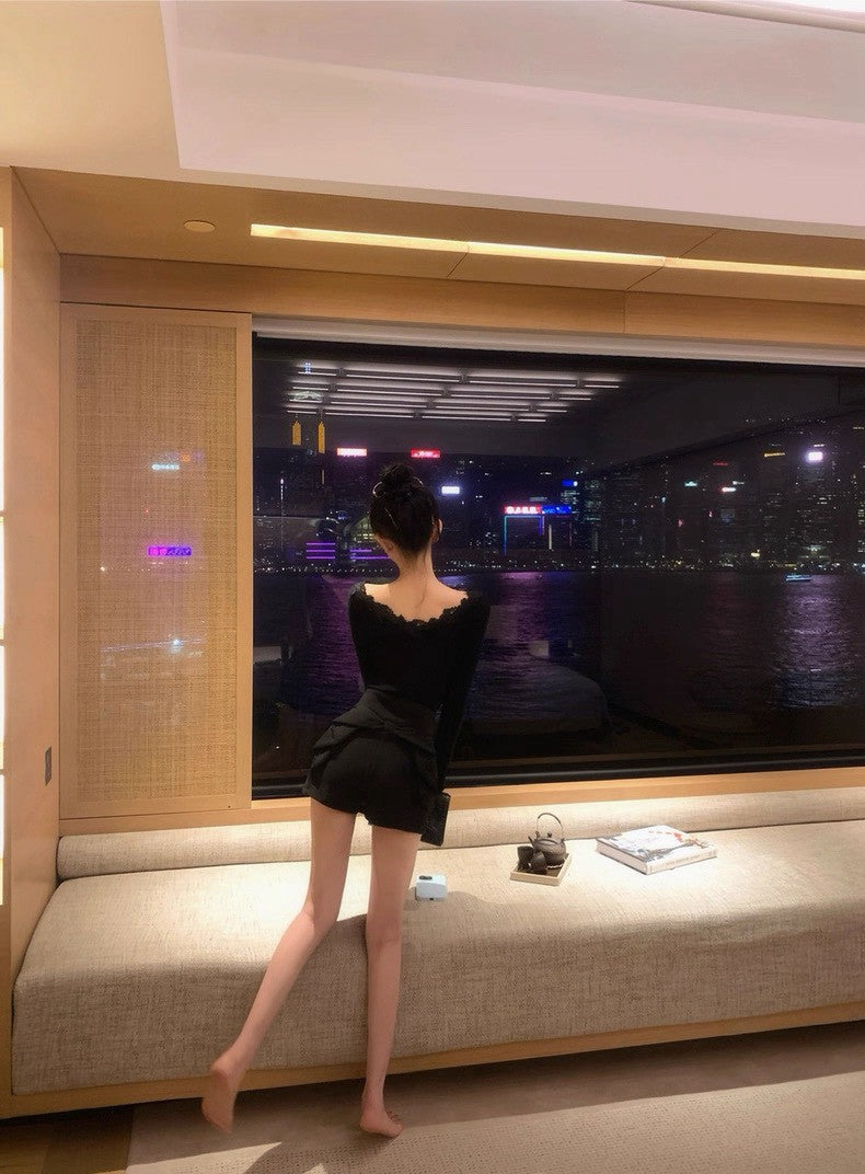 Tue. 心動蕾戀貓語 坑條羊毛 V領打底上衣 黑