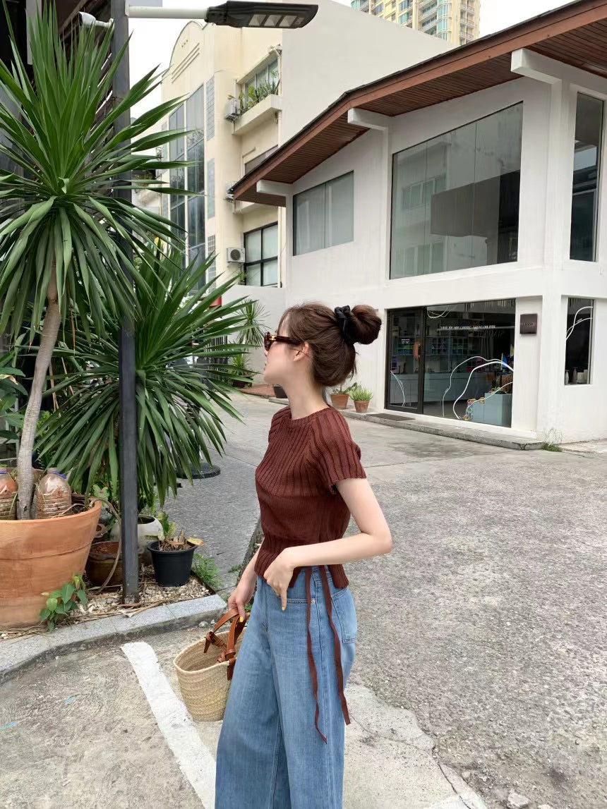 Tue. 氣質圓領腰側綁帶針織上衣 杏/咖