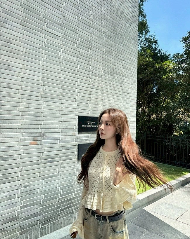 Fri. 奶喵小隊 縷空鉤花袖羊駝針織收腰上衣 杏/黑