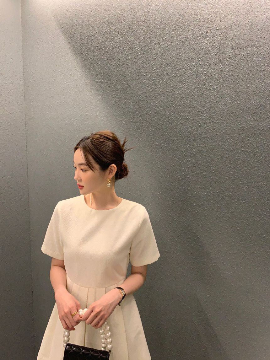 Tue. 高雅溫柔圓領百褶茶歇裙 杏