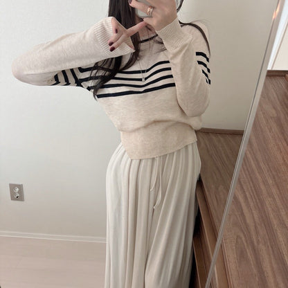 Mon. 簡約撞色線條圓領針織上衣 杏/藍