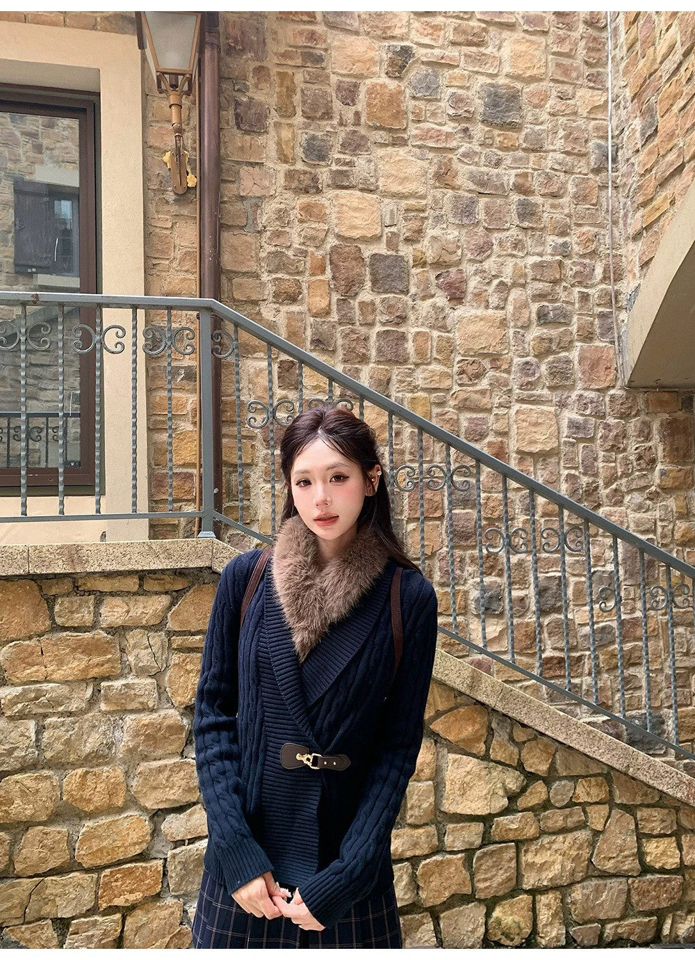 Mon. 格溫小鎮藏藍學院風麻花針織皮釦外套（無毛毛領）