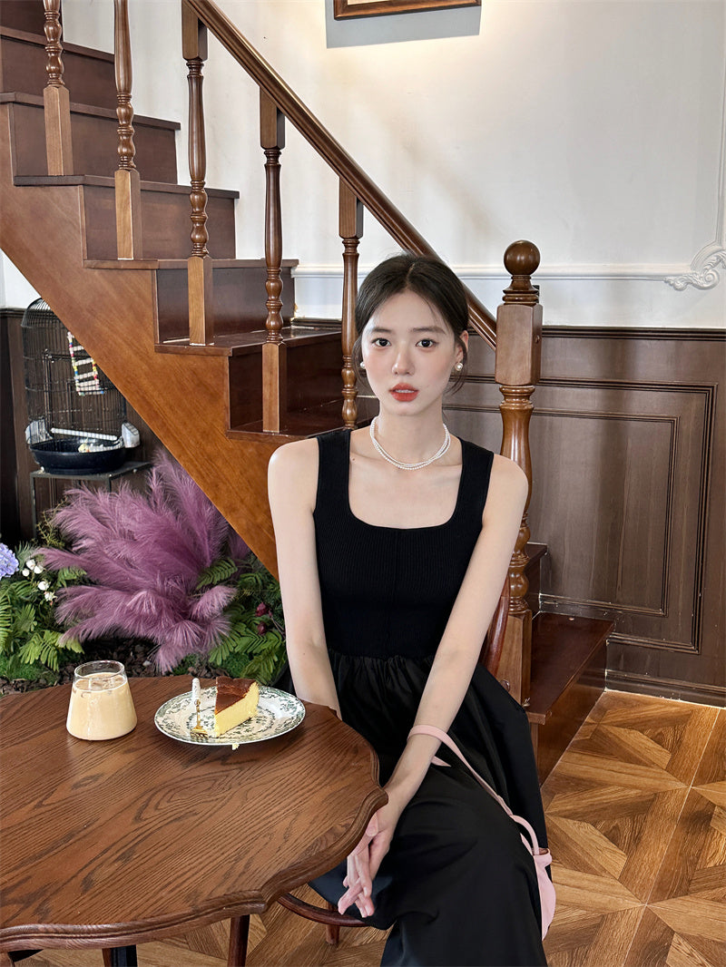 Fri. 優雅極簡圓領寬肩背心洋裝 黑