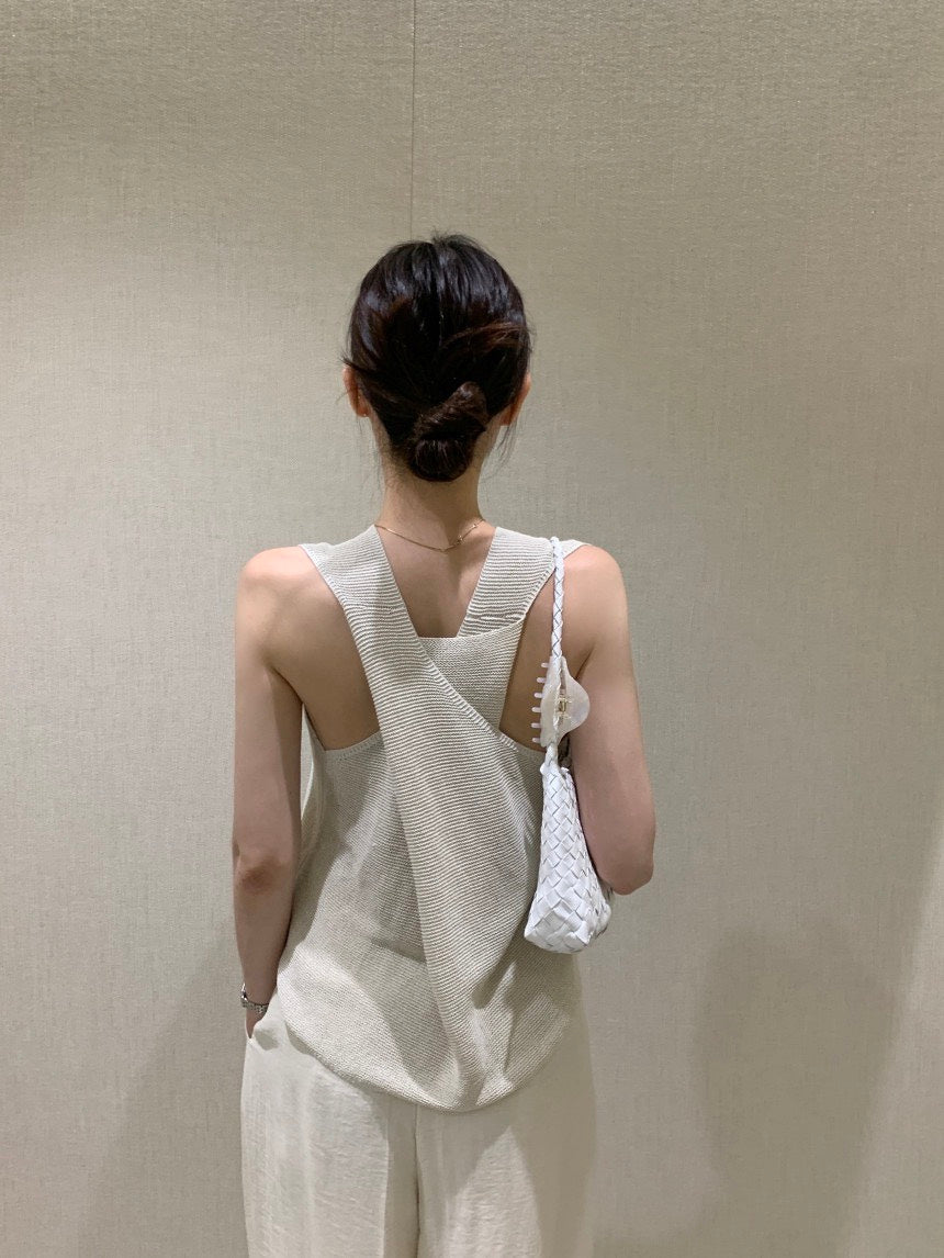 Tue. 涼爽織紡V領後背交叉背心 杏