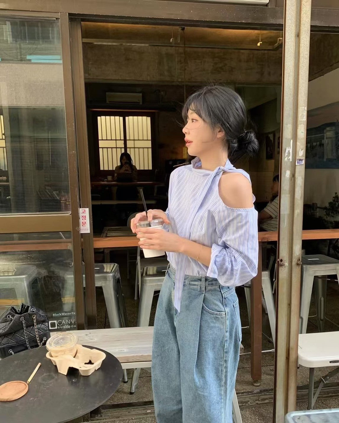 Mon. 復古韓早春條紋綁帶露肩上衣 藍