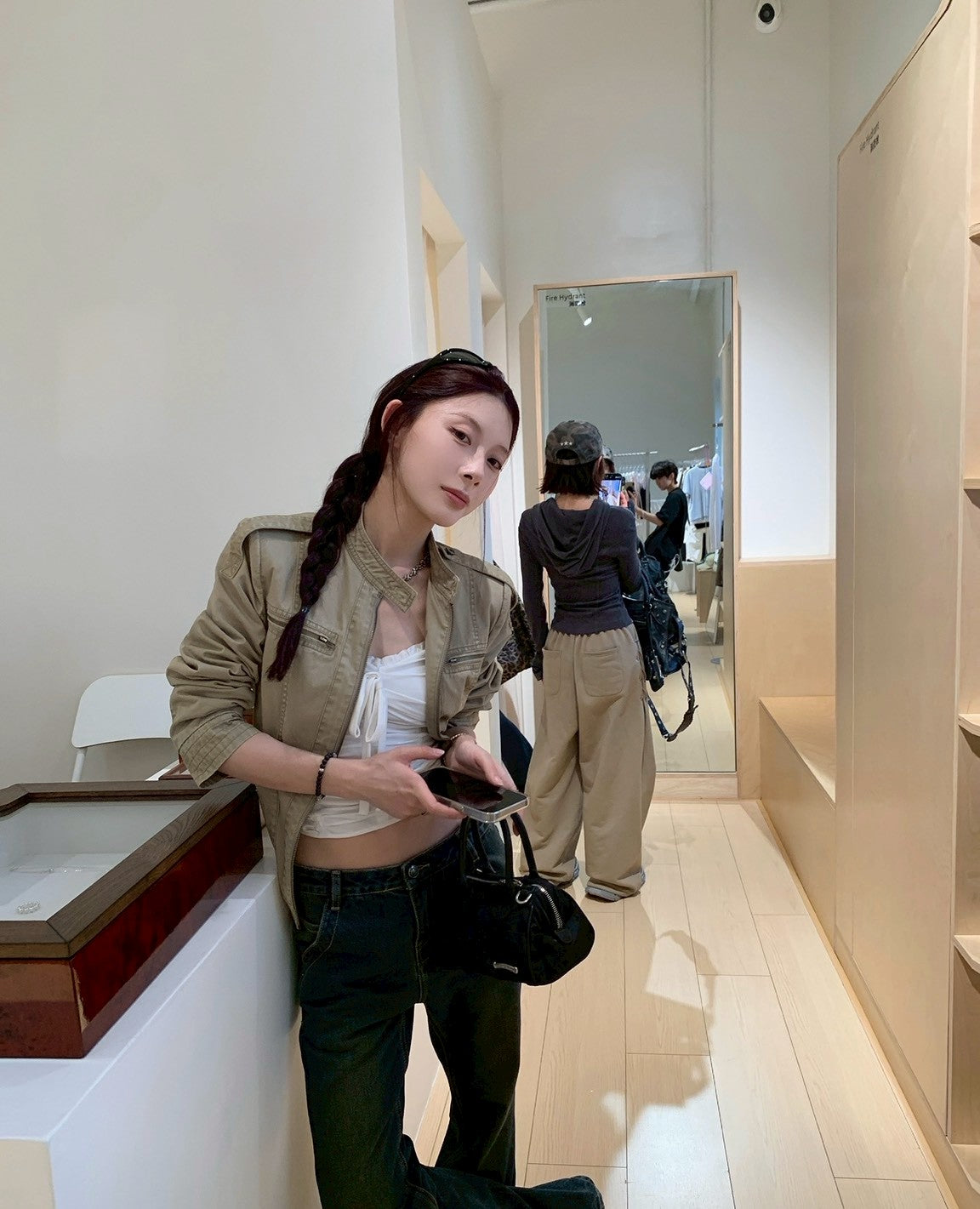 Mon. 美式做舊立領正肩修身夾克 卡其