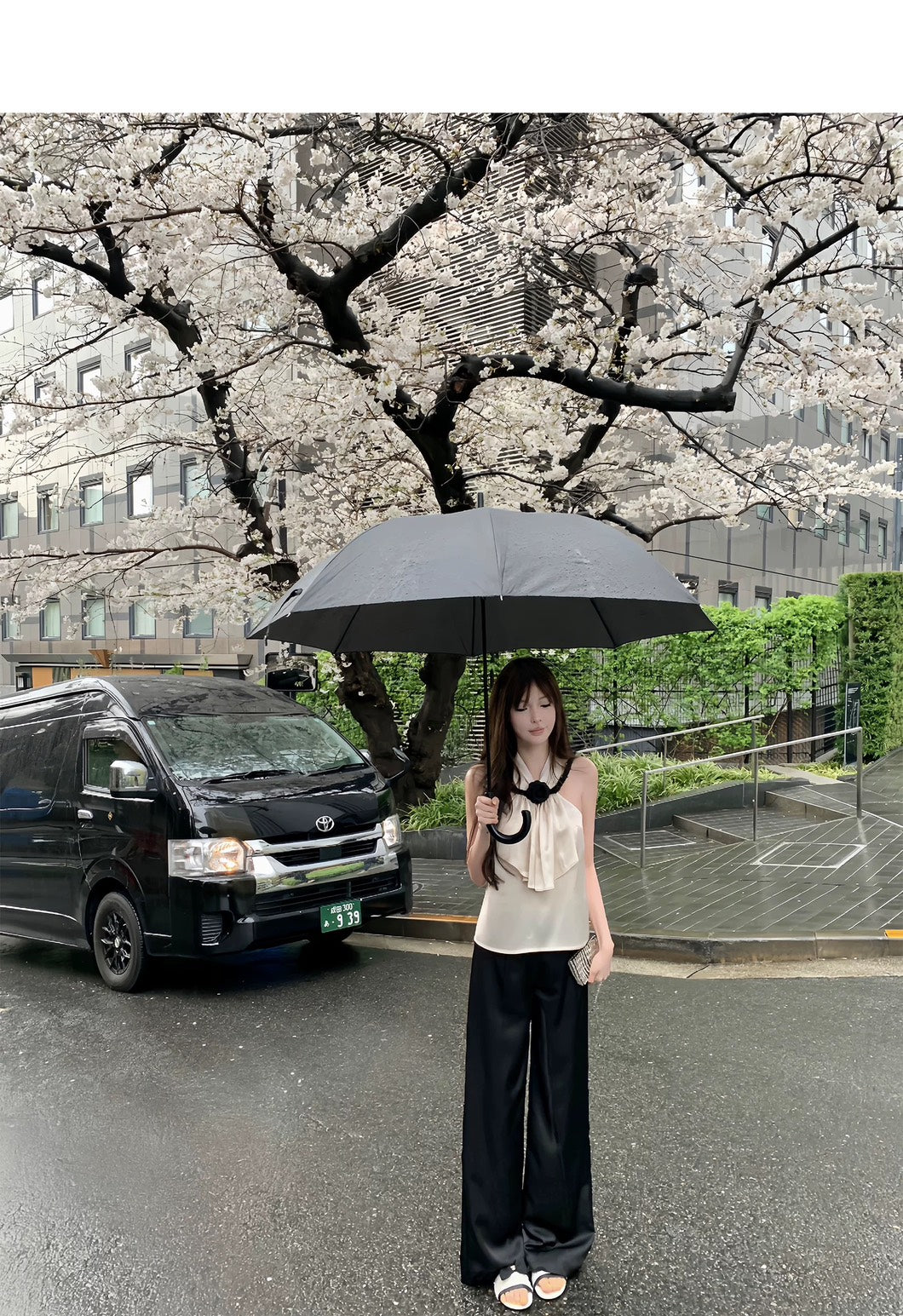 Mon. 醋酸LUX珍珠香檳山茶花設計感上衣