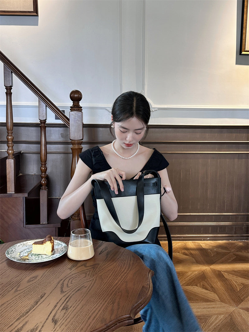 Thu. 法式抓皺大領上衣 黑