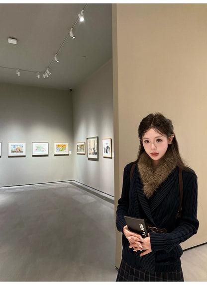 Mon. 格溫小鎮藏藍學院風麻花針織皮釦外套（無毛毛領）