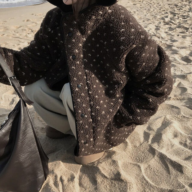 Fri. 熱呼便利店愛心波點羊羔毛連帽外套 咖/灰