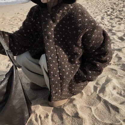 Fri. 熱呼便利店愛心波點羊羔毛連帽外套 咖/灰