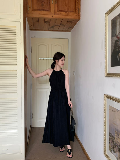 Sun. 吊帶收腰縷空連身長裙 黑