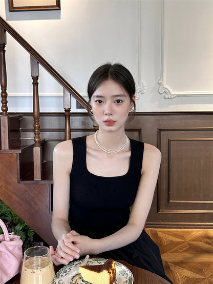 Fri. 優雅極簡圓領寬肩背心洋裝 黑