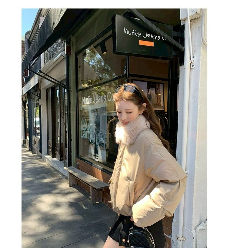 Thu. 卡斯托鎮仿狐狸毛領瘦瘦羽絨外套 卡其