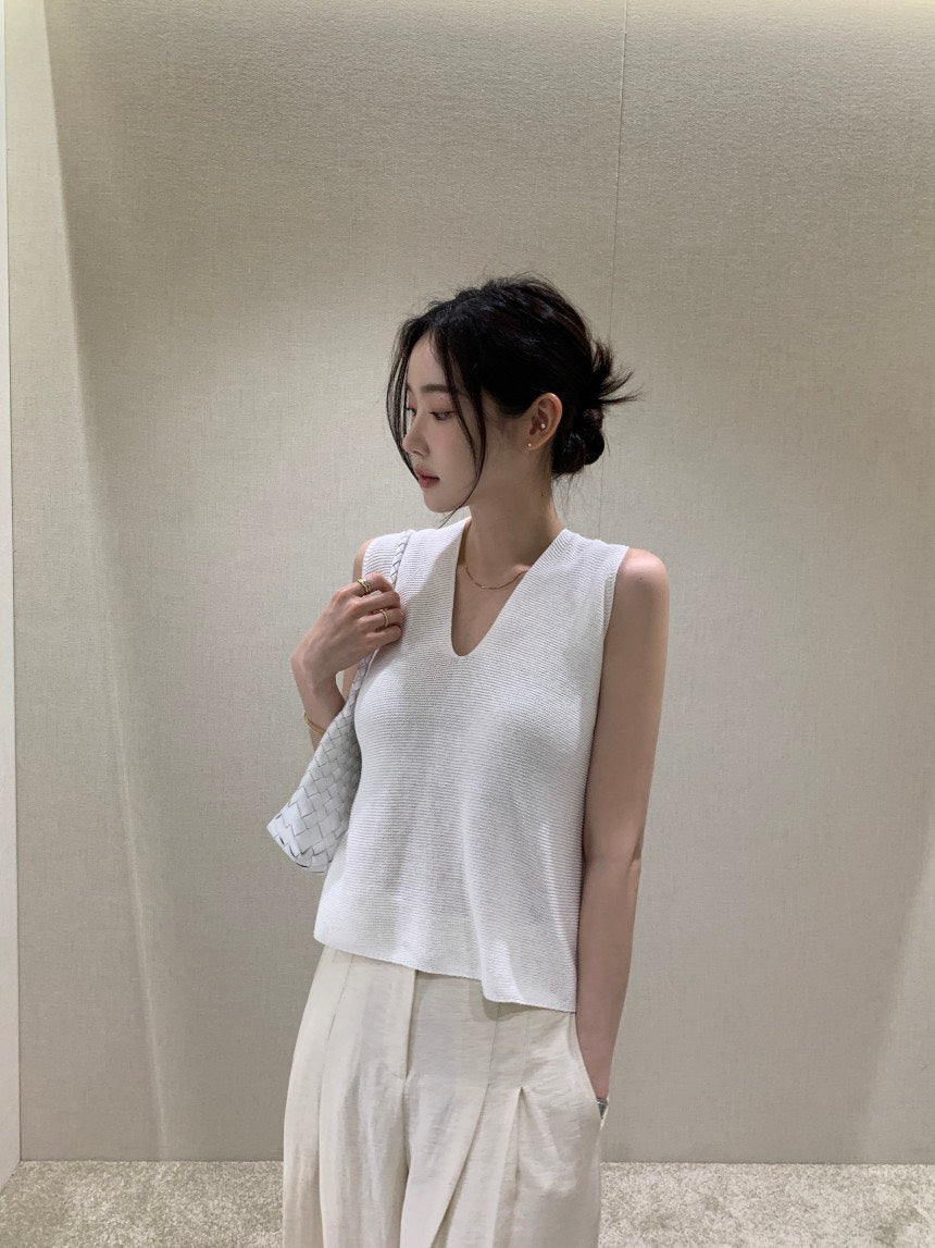 Tue. 涼爽織紡V領後背交叉背心 白/藍
