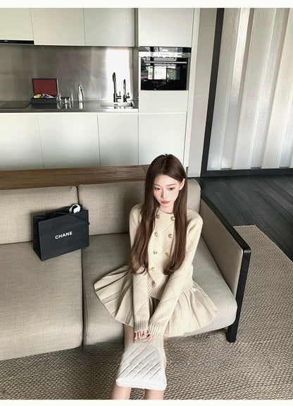 Tue. 月下桂色慵懶雙排扣針織百褶裙套裝