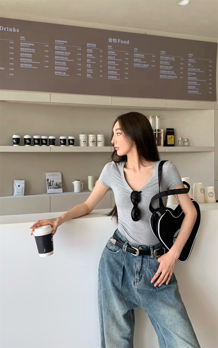 Mon. 正肩百搭打底彈力T 灰 (兩種領口)