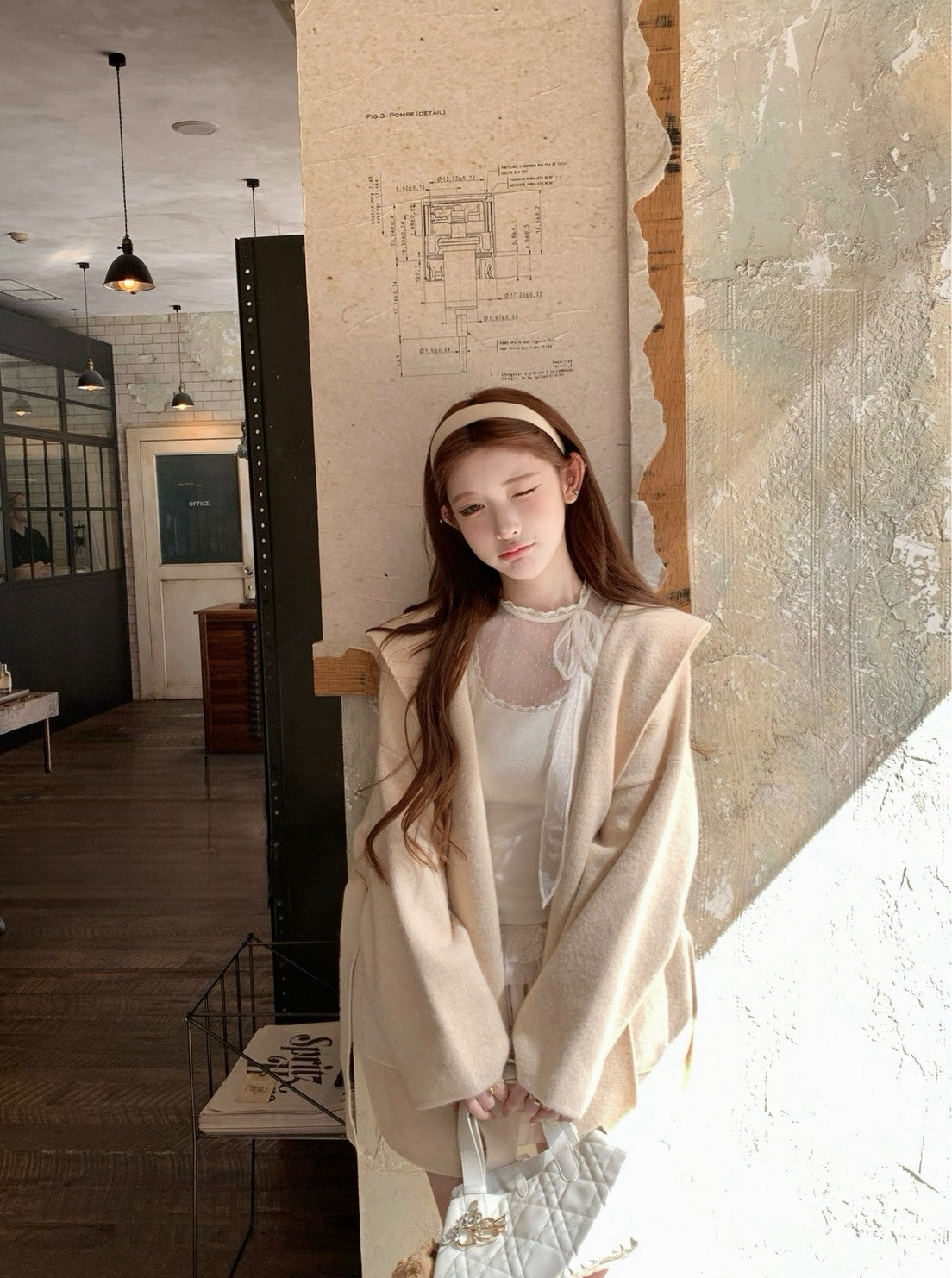 Tue. 特調天菜 透視波點純慾打底米白上衣