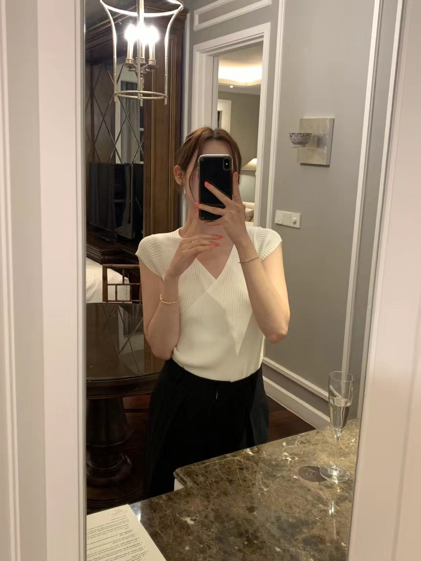 Mon. 交叉V領針織上衣 白