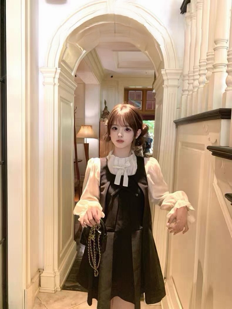 Tue. pra*秀款黑蝴蝶背心裙 珍珠紋襯衫 高級重工蛋糕半身裙