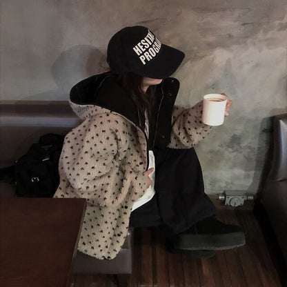 Fri. 熱呼便利店愛心波點羊羔毛連帽外套 咖/灰