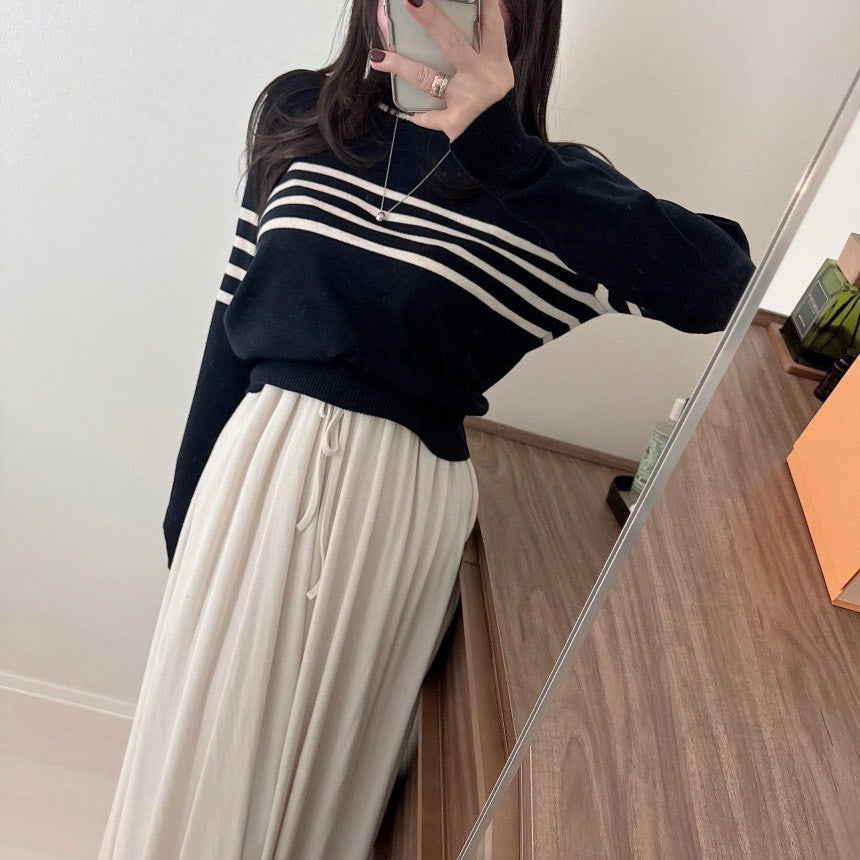 Mon. 簡約撞色線條圓領針織上衣 杏/藍