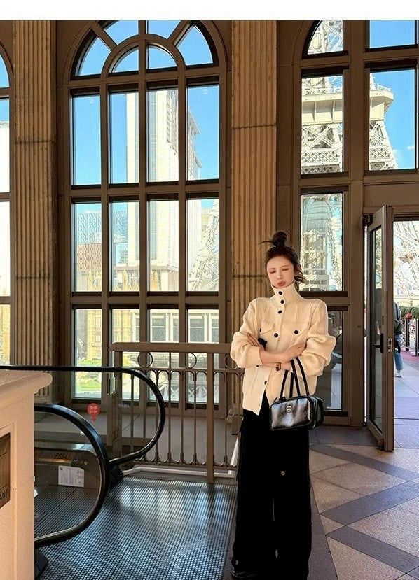 Tue. 凱拉爾 高領設計感鈕扣針織上衣外套