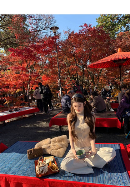 Tue. Oni小高領’’氣質麻花百搭針織背心 奶茶/黑