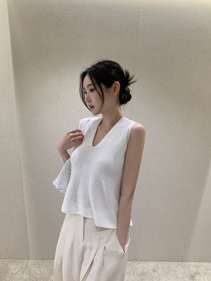 Tue. 涼爽織紡V領後背交叉背心 白/藍