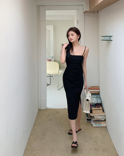 Wed. 氣質平口腰繫抓皺連身長裙 黑