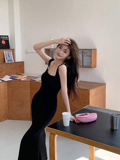 Sun. 休閒方領彈力魚尾連身裙 黑/灰