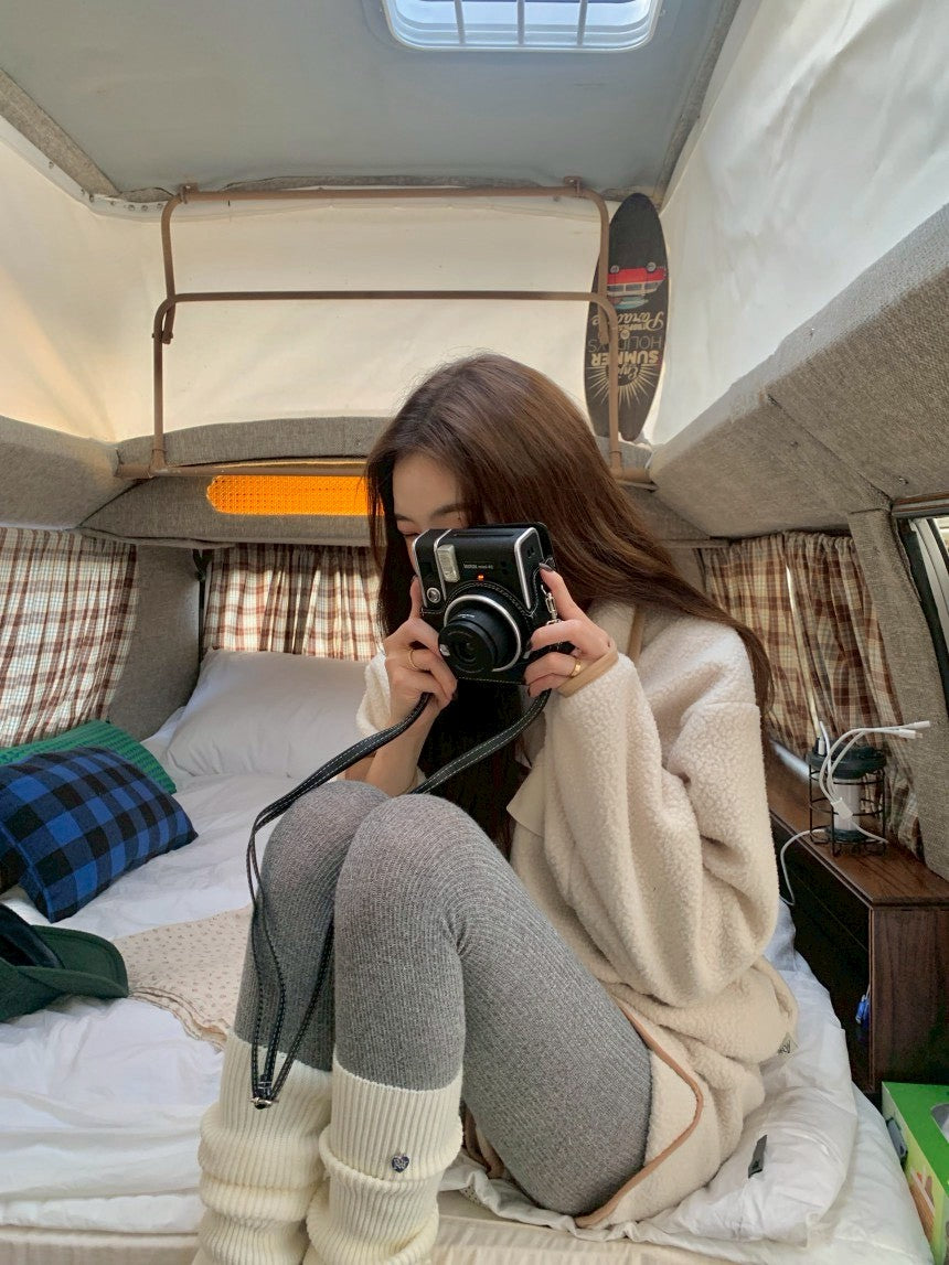 Fri. 冬季戀歌羊羔毛休閒立領上衣短褲套裝 藏藍/杏色