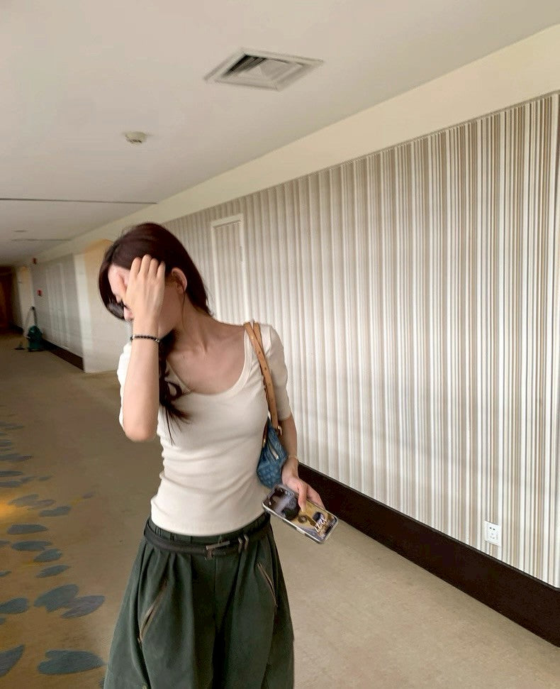 Tue. 美式正肩U領百搭五分袖上衣 杏