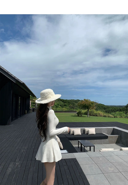 Thu. 氣質姊姊半高領拉鍊粗針花瓣連身裙 白