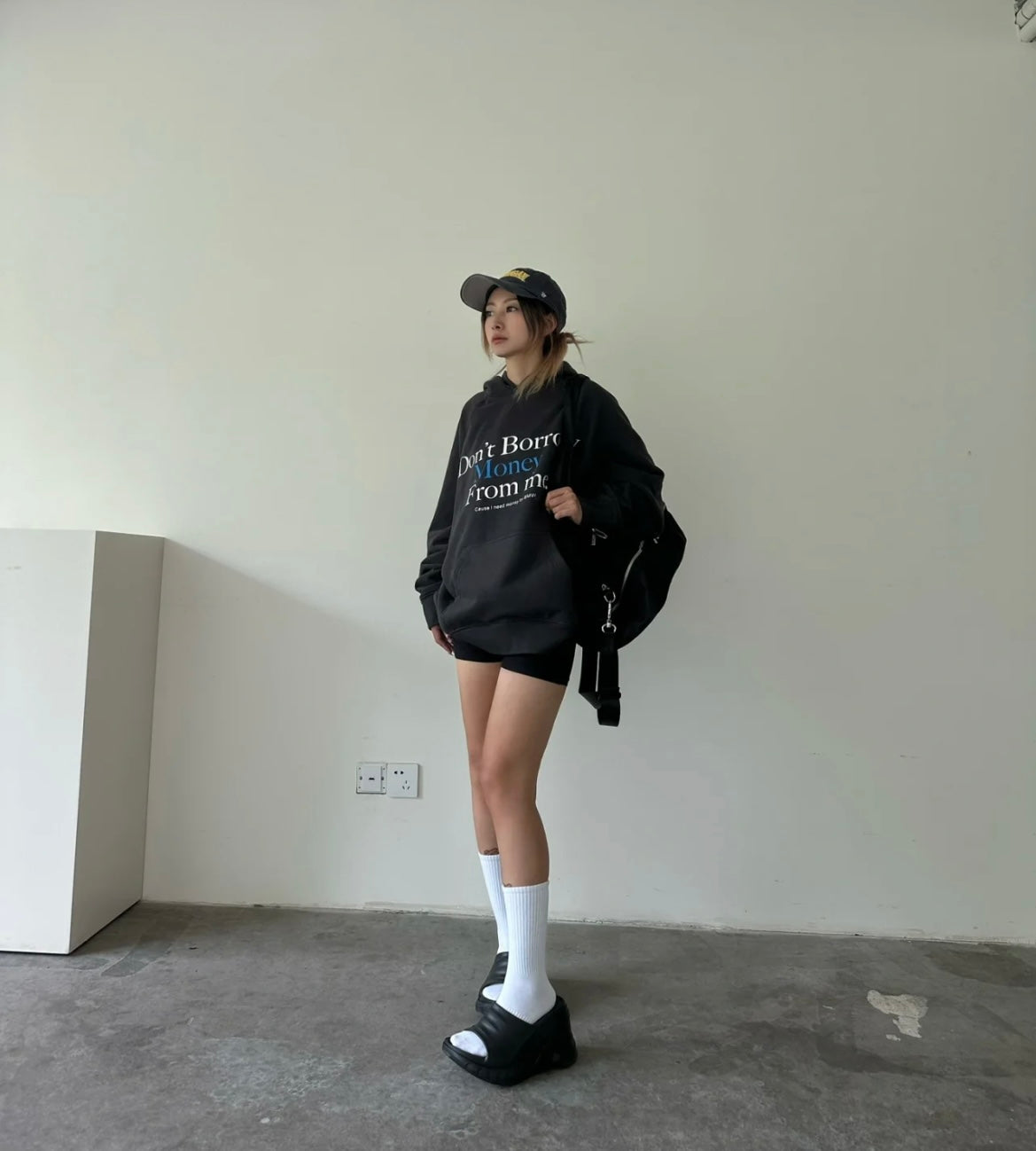 Tue. 惡搞標語美式連帽上衣 灰