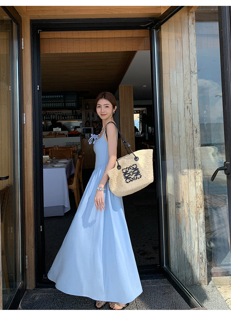 Tue. 夏日百搭U領赫本風自帶胸墊顯瘦連身裙 藍