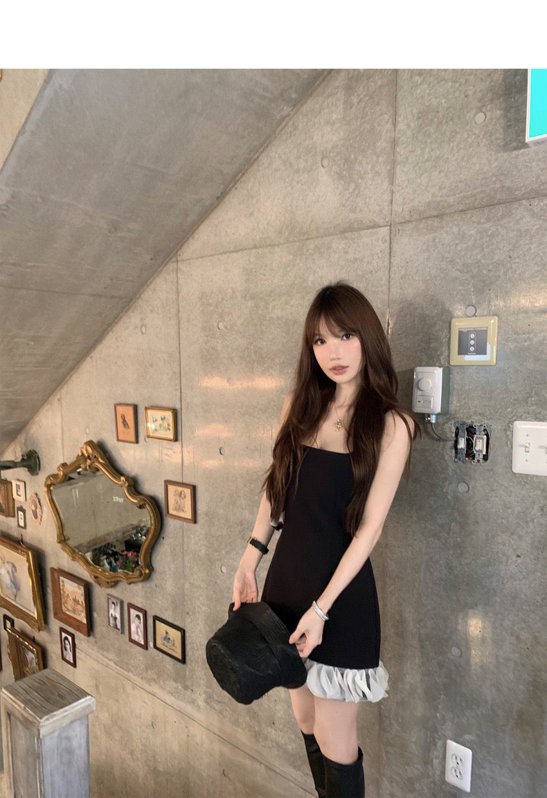 Sun. 少女UP 立體剪裁花瓣裙擺顯瘦小黑裙