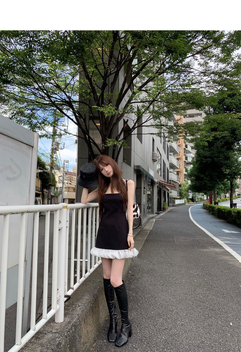 Sun. 少女UP 立體剪裁花瓣裙擺顯瘦小黑裙