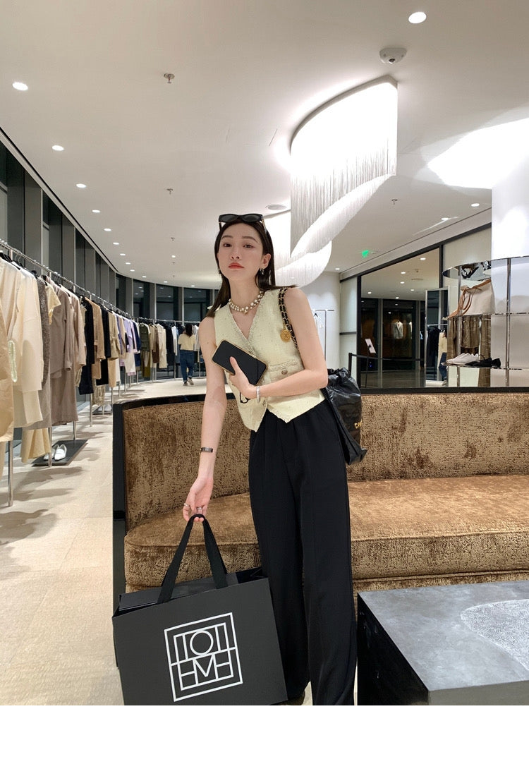 Sat. 杏色編織V領小香背心