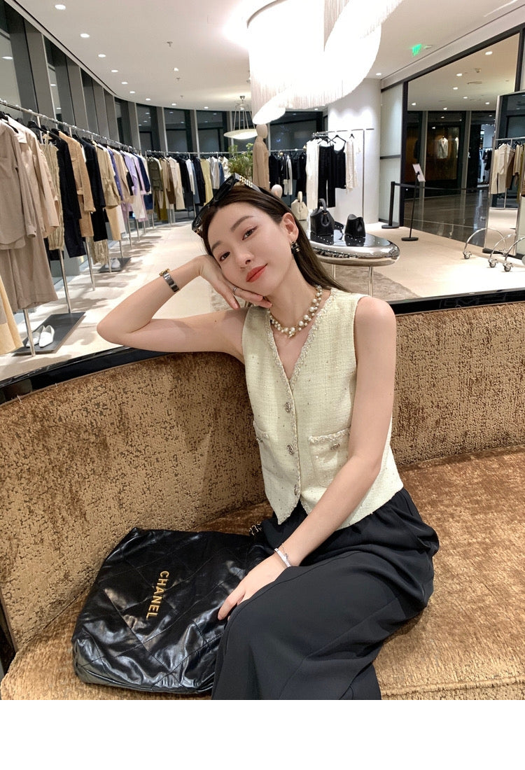 Sat. 杏色編織V領小香背心