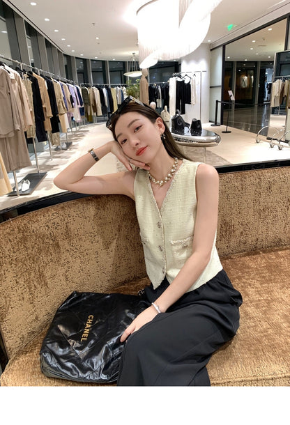 Sat. 杏色編織V領小香背心