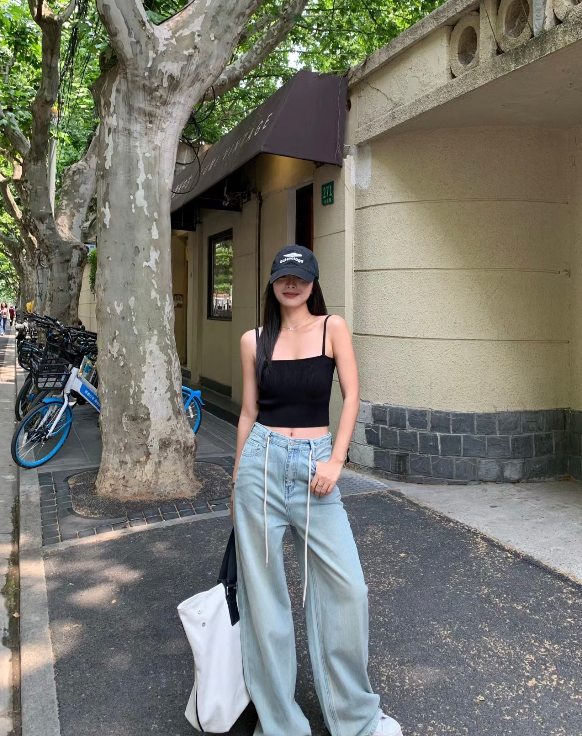 Wed. 抽繩淺色牛仔寬褲