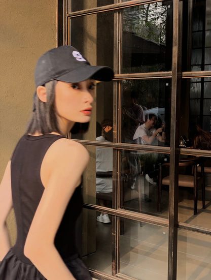 Fri. 極簡赫本風大U長洋裝 黑